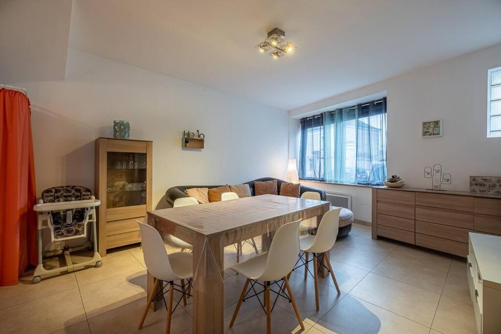 Le Dauphin Apartment Амбоаз Екстериор снимка